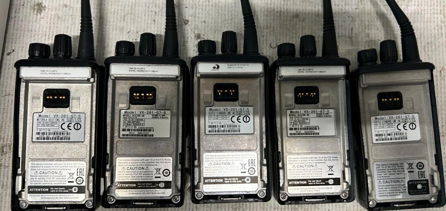 Lot of 5 Motorola VX-261-G7-5 UHF Radio w/ 2 Chargers 30 Day Warranty