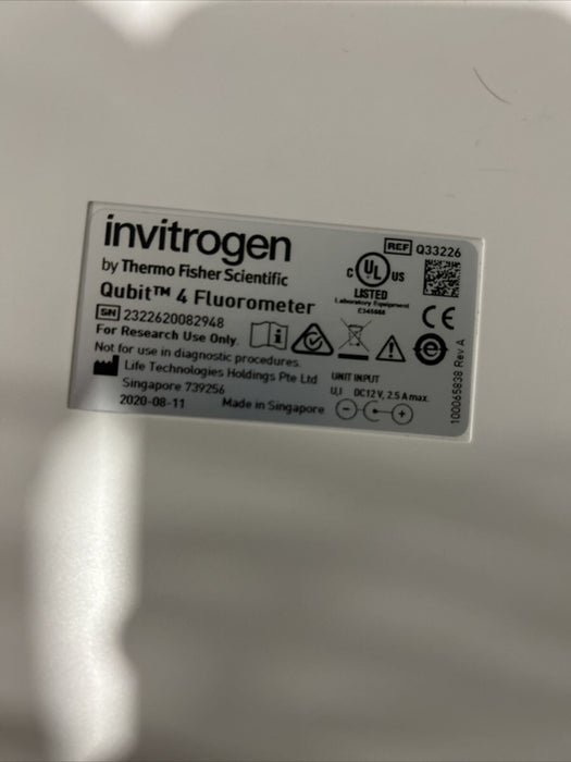 Invitrogen Qubit 4 Thermo Fisher Fluorometer Ref Q33226 30 Day Warranty